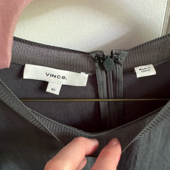 Vince oversized silk top size xs - Picture 3 of 3